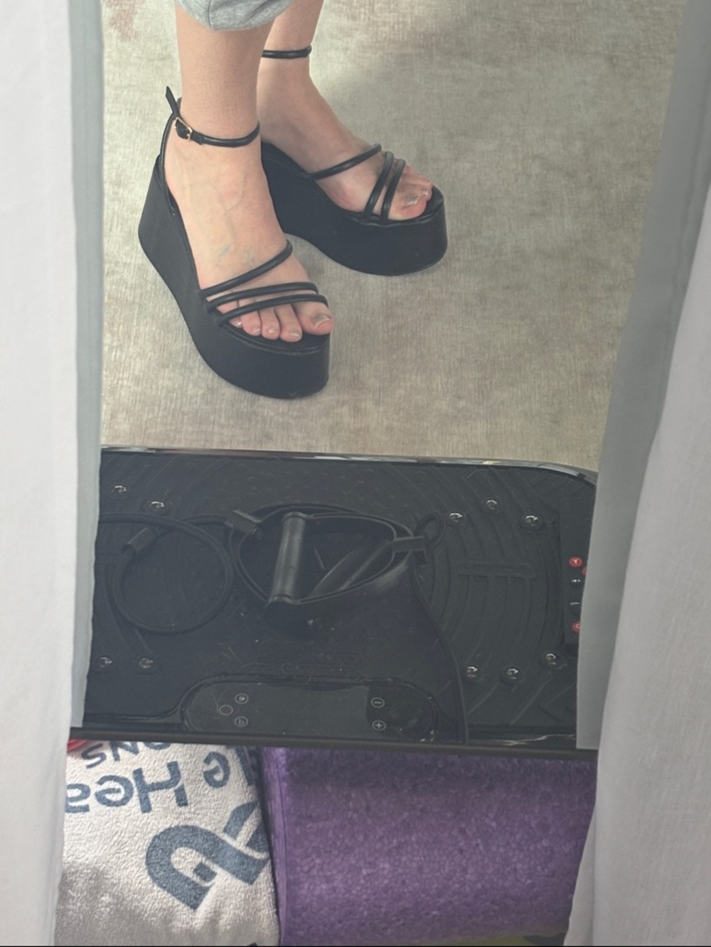 Black platform Women's Sandal
